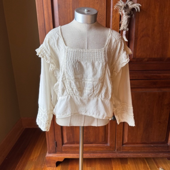 Magnolia Pearl Lucia Lace Embroidered Blouse in Moonlight - Picture 9 of 12